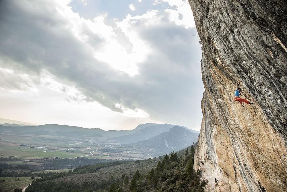 climbing in oliana